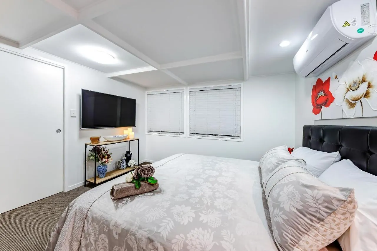 Belle Vue Manor Couples Retreat Apartment Maroochydore Homestay