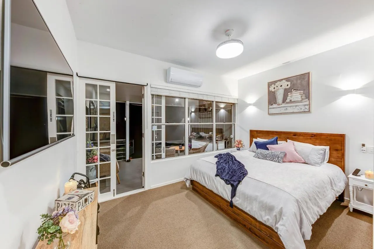 Belle Vue Manor Couples Retreat Apartment Maroochydore