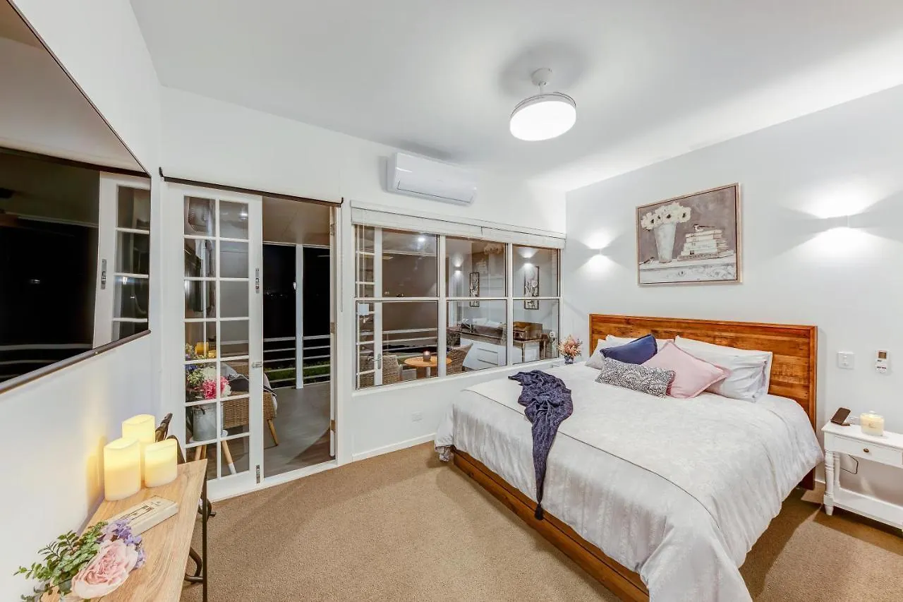 Belle Vue Manor Couples Retreat Apartment Maroochydore